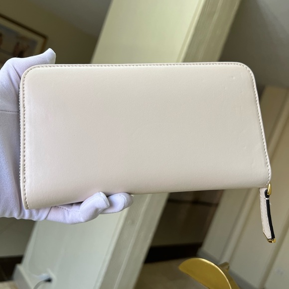 Auth Fendi Wallet EUC like new - Picture 4 of 17